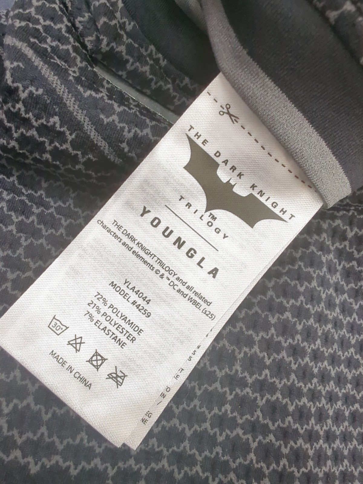 New Youngla Batman Compression Tee Men's Size Medium gallery