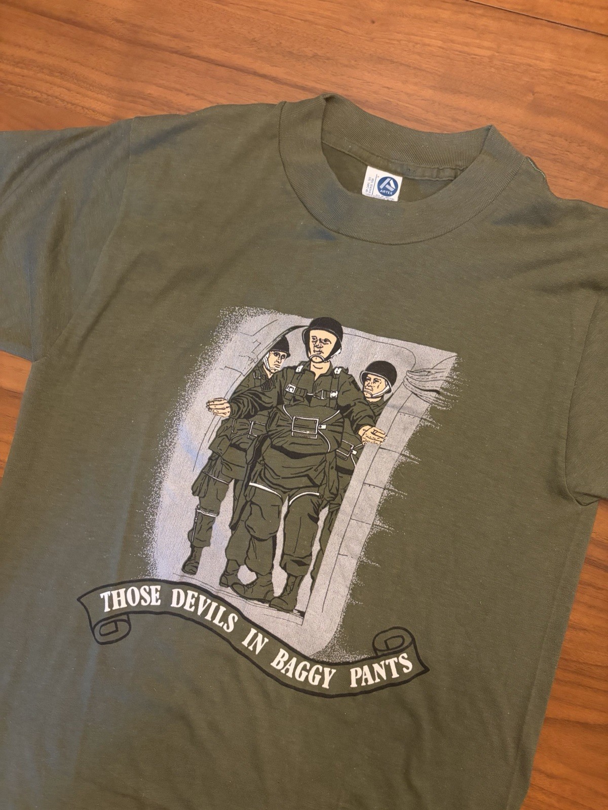 Vintage Devils In Baggy Pants Shirt Mens S/M Green 1st Brigade Team 80s Military gallery