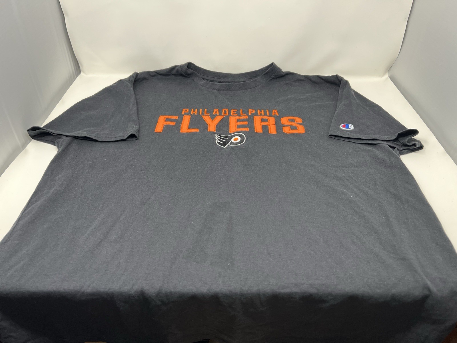 Philadelphia Flyers NHL Hockey Pro Player Sports Tee Embroidered Logo Men's XXL gallery