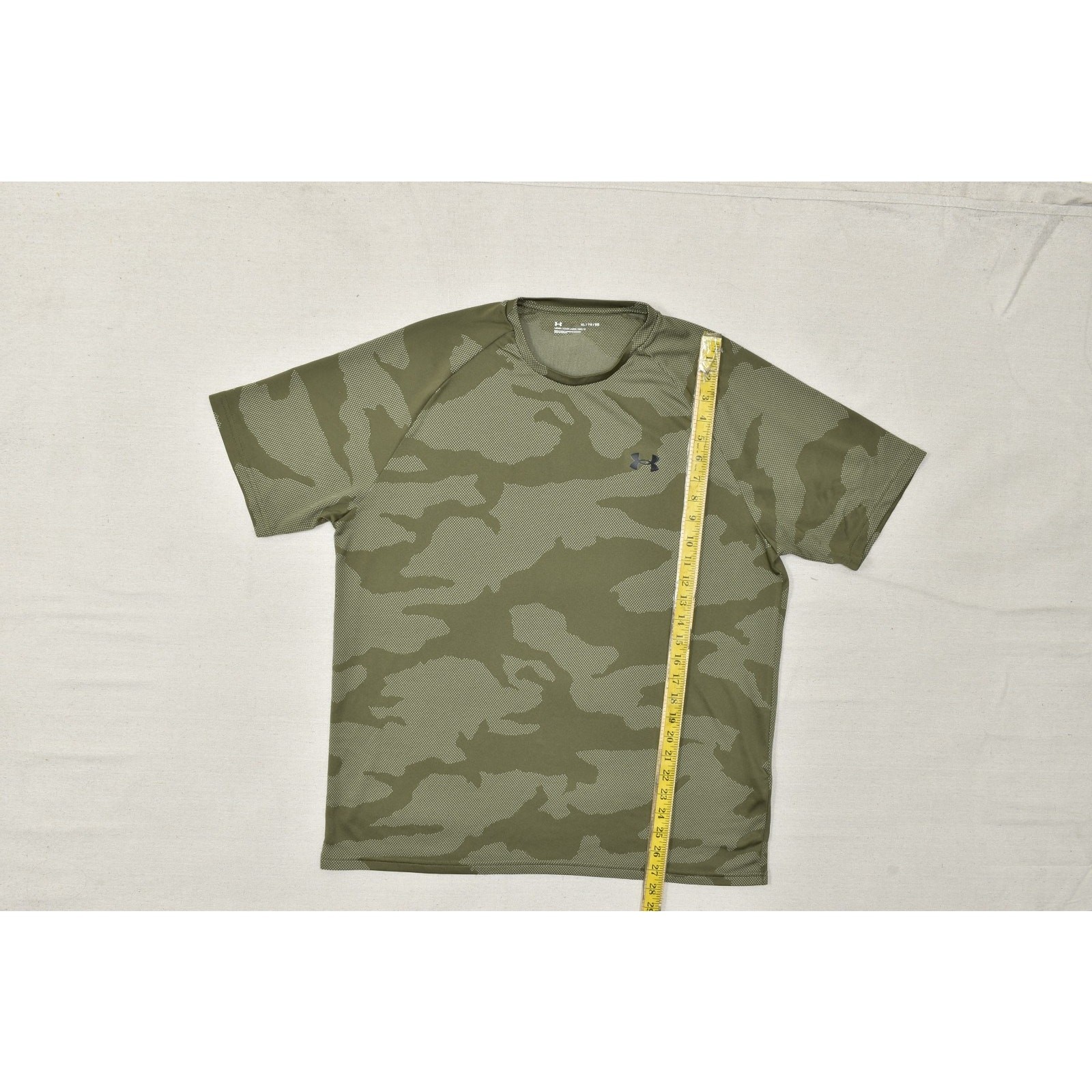 Under Armour Men XL Green Camo Seamless Performance Training T-Shirt Loose Fit gallery