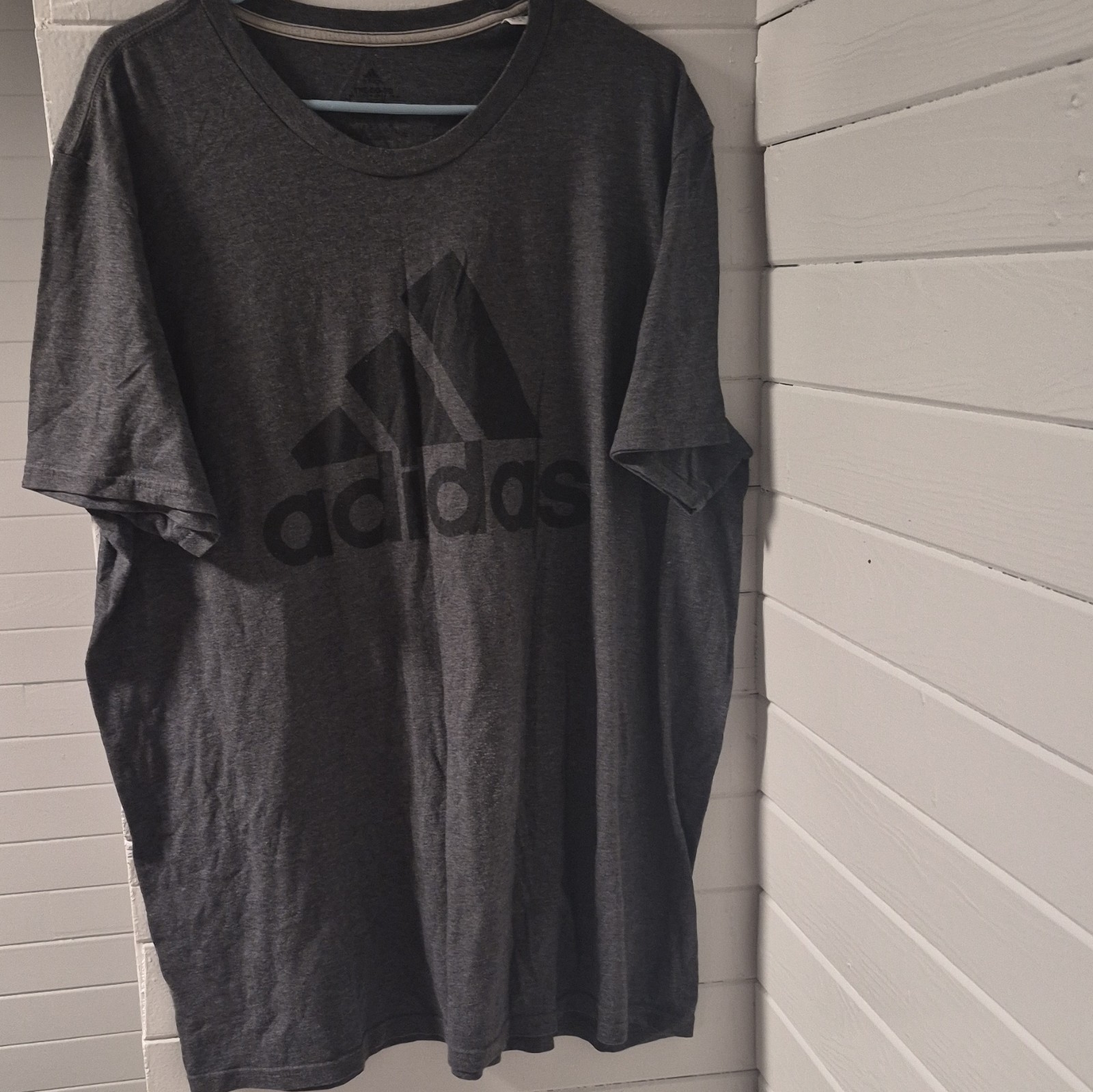 adidas Men’s XL Gray Cotton Knit Graphic Logo Crew Neck Short Sleeve T-Shirt