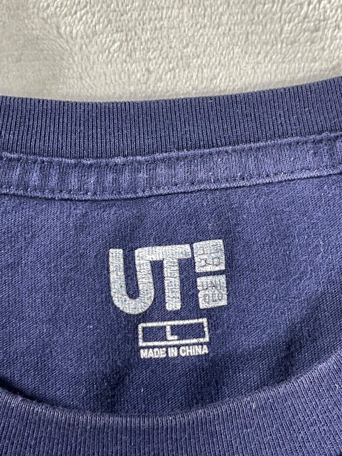 Uniqlo UT T-Shirt Mens L Navy Mt. Fuji Graphic Tee Japan Style Cotton gallery