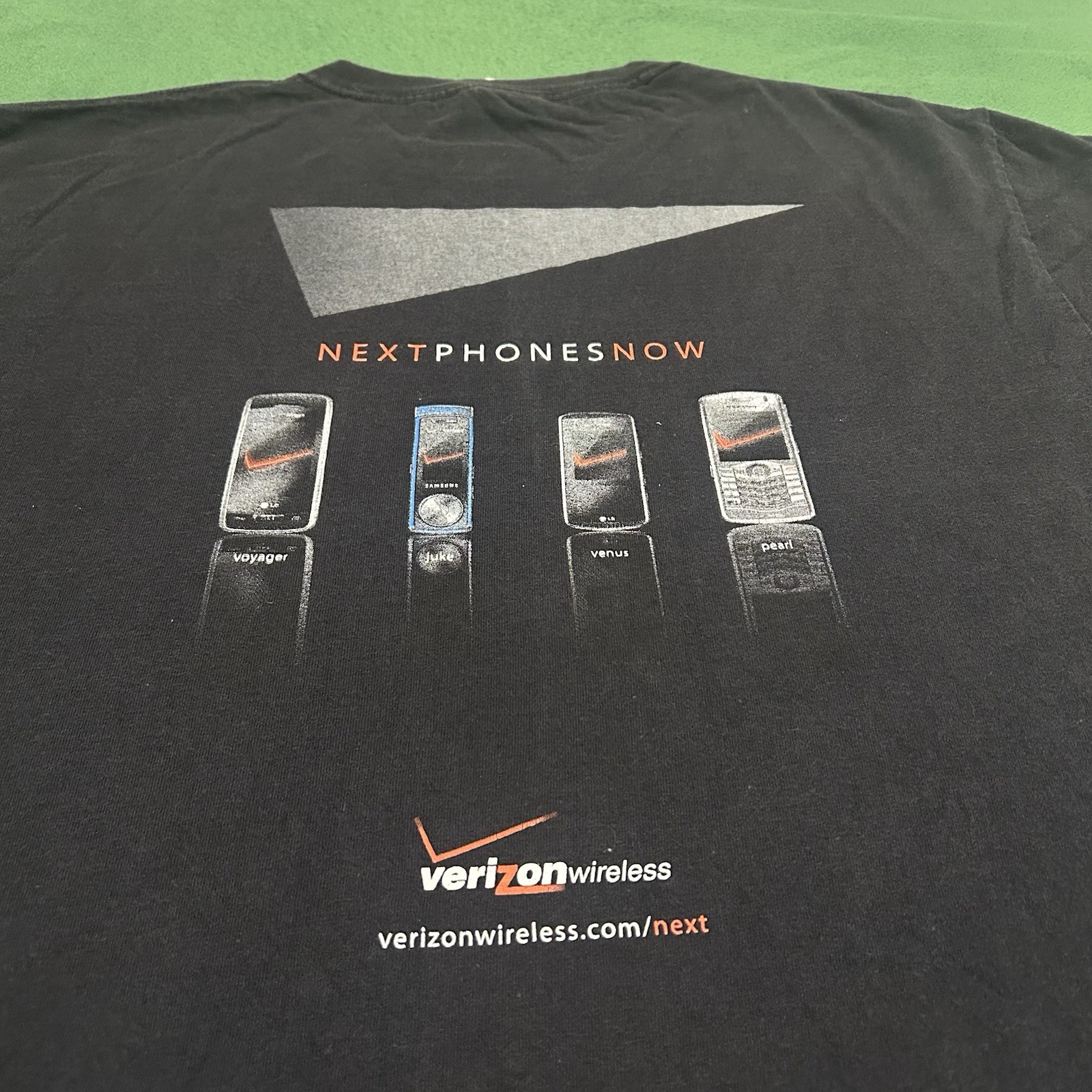 Vintage Y2K LG Cell Phone Promo Tech T-Shirt Verizon Large L Voyager
