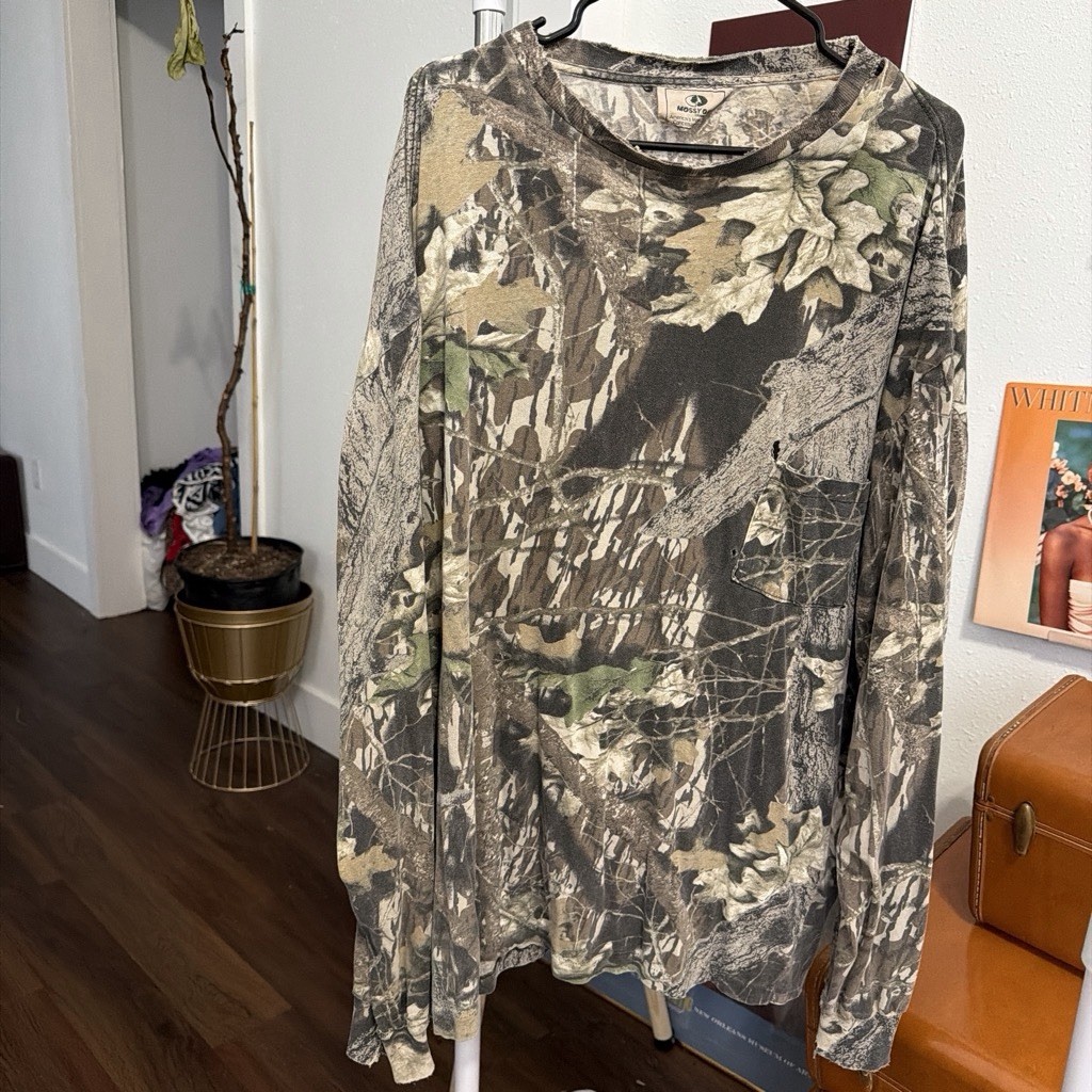 Mossy Oak Men's Camo Long Sleeve Crew Neck Cotton Knit Pocket T-Shirt XL gallery