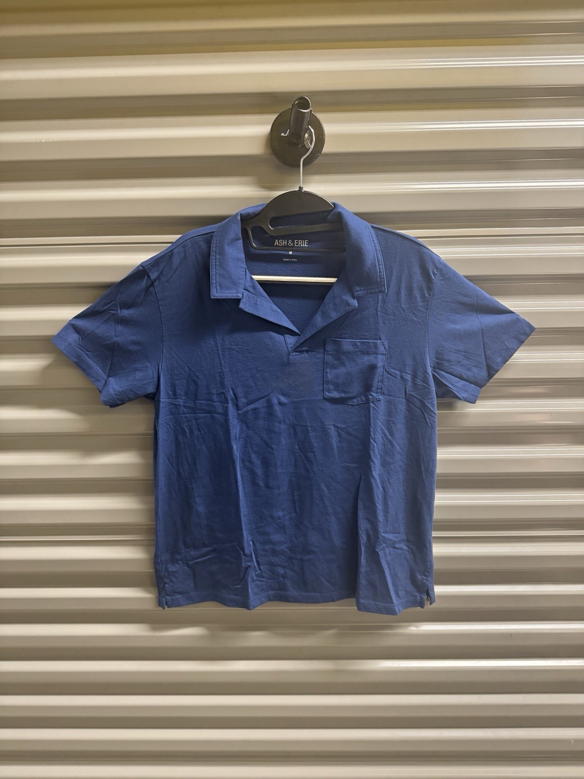 Ash & Erie Men’s T-Shirt V Neck with Collar Size Medium