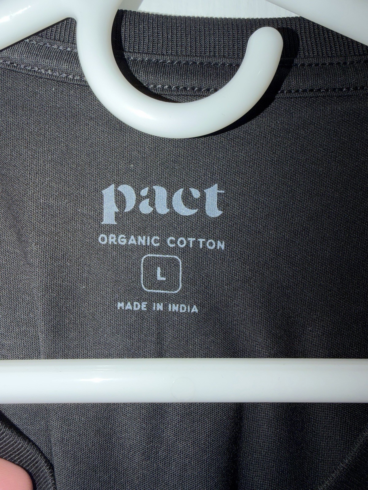 NWOT-Pact-Men’s Organic SoftSpun Essential V-Neck Tee-Black- Size (LARGE) gallery