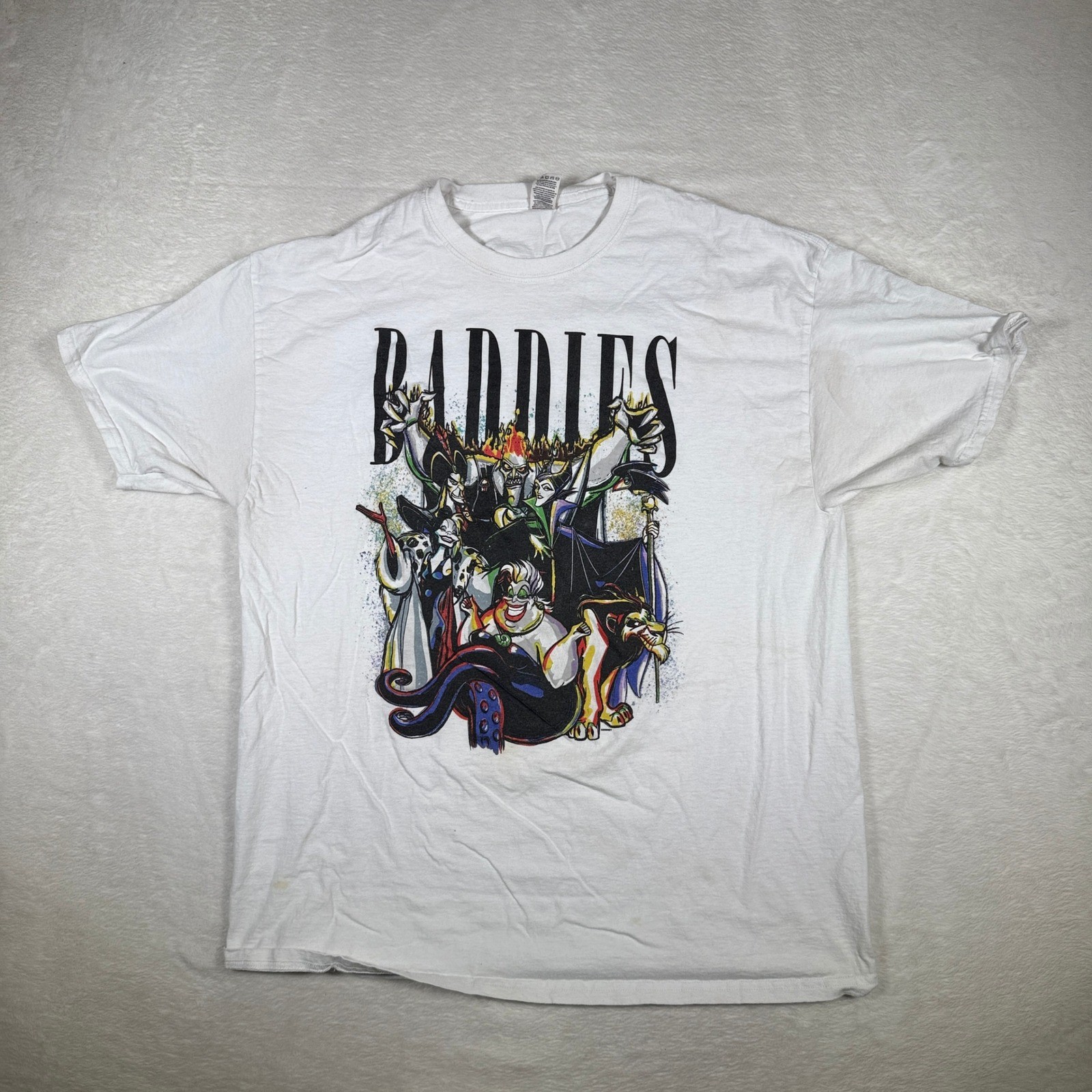Disney Villains Badges T Shirt XL White Graphic Tee Ursula Maleficent Cruella