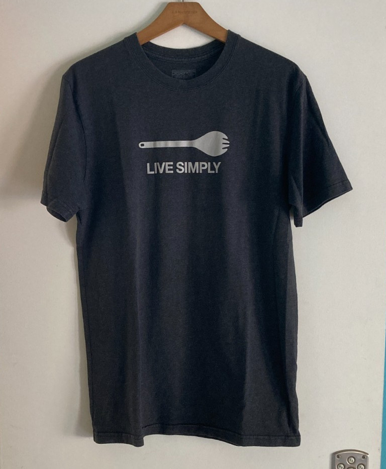 Patagonia Mens Size M Recycled Cotton Poly Gray Logo Short Sleeve Tee Shirt