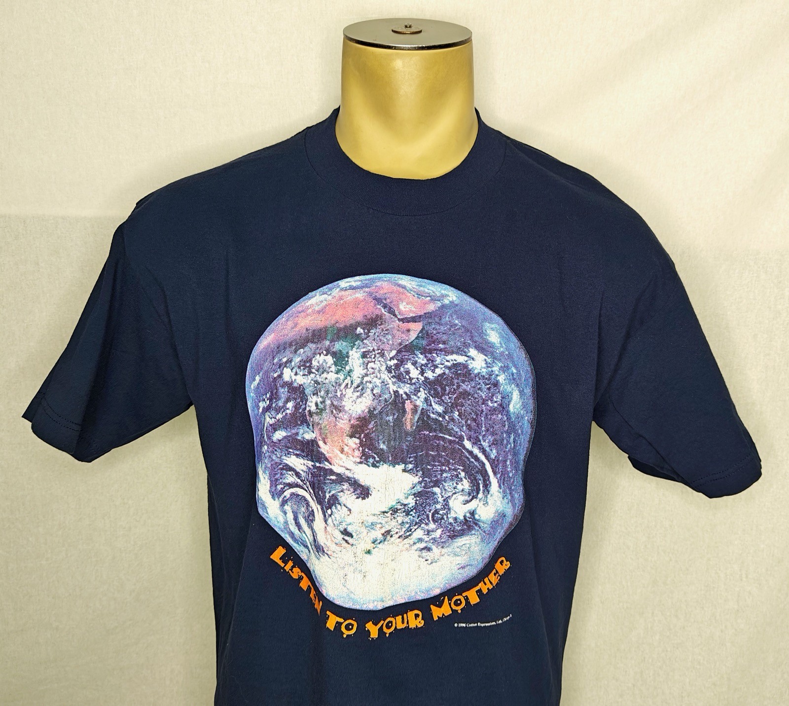Vtg 90s Discovery Channel USA “Listen to Your Mother” Earth blue t-shirt Large