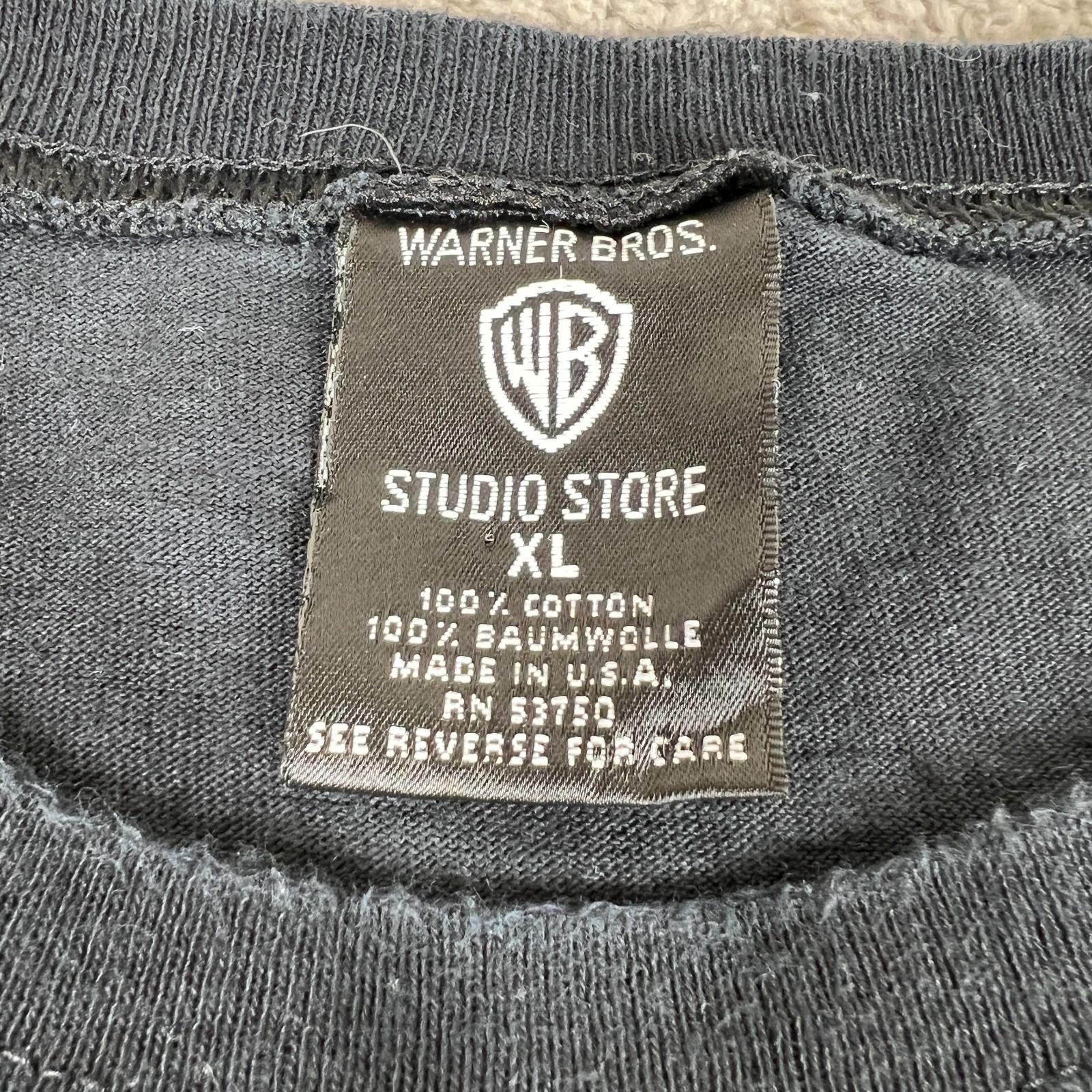 Vintage 1995 Friends TV Show T Shirt XL Black Warner Bros Studio Store USA Made gallery