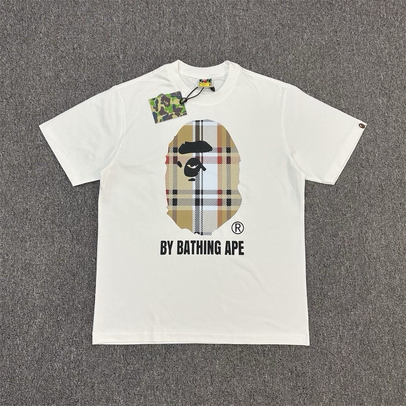 A Bathing Ape BAPE Men’s White Graphic Logo Crew Neck Short Sleeve T-Shirt M