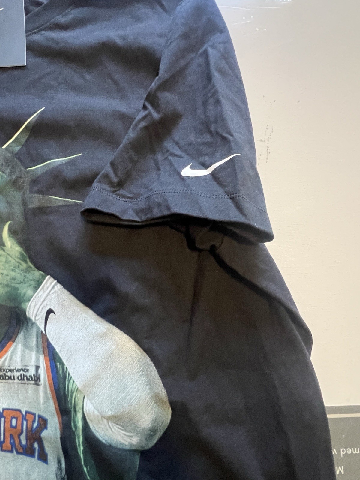 Nike Mens XL NYC Exclusive Statue of Liberty New York Knicks Brunson T-Shirt gallery