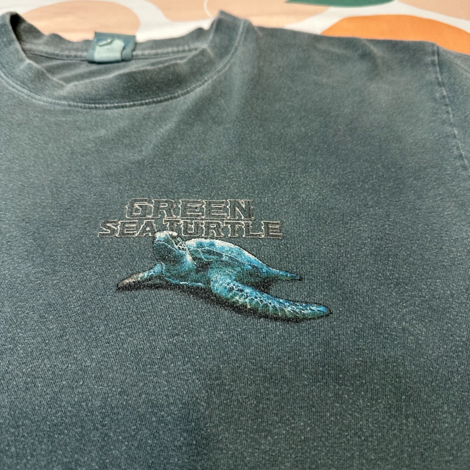 Crazy Shirts Pine Tree Dyed Shirt Men's Medium Dark Green Turtle Beach Surfing gallery