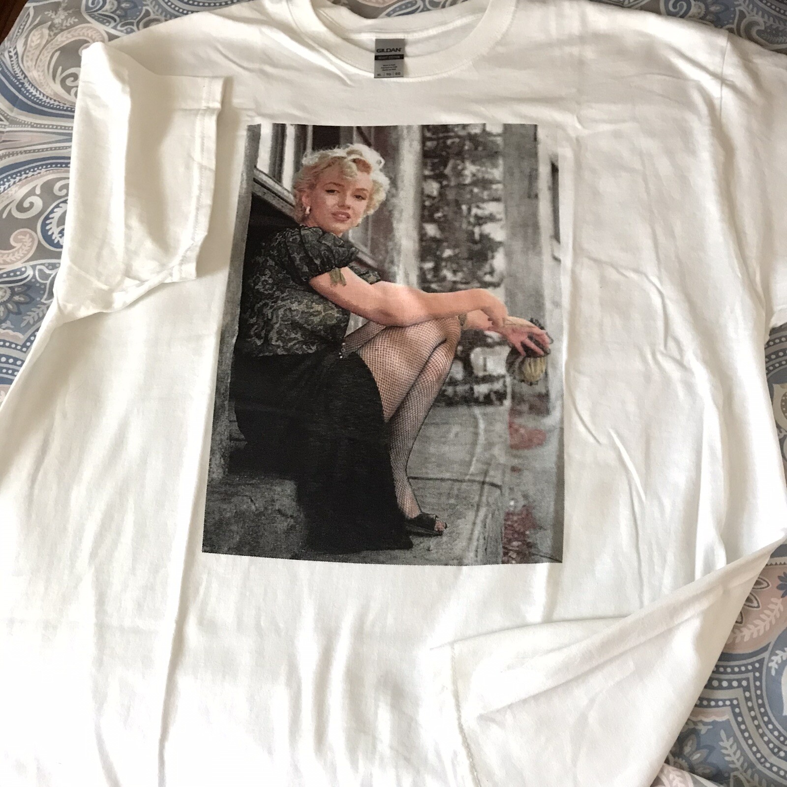 Marylyn Monroe Tee Shirt Size Large White Cotton SilkScreen Printed Front Image gallery