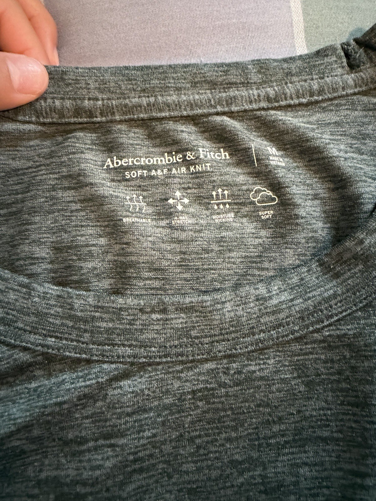 Abercrombie & Fitch Soft A&F Air Knit Men’s M Gray Crew Neck Tee Stretch gallery