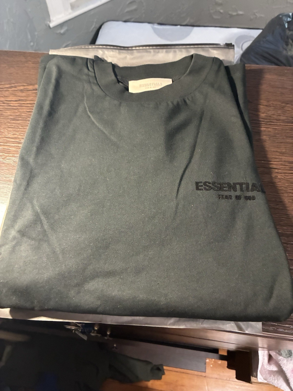 Essentials Fear of God Men's Black Logo Crew Neck Short Sleeve T-Shirt L gallery