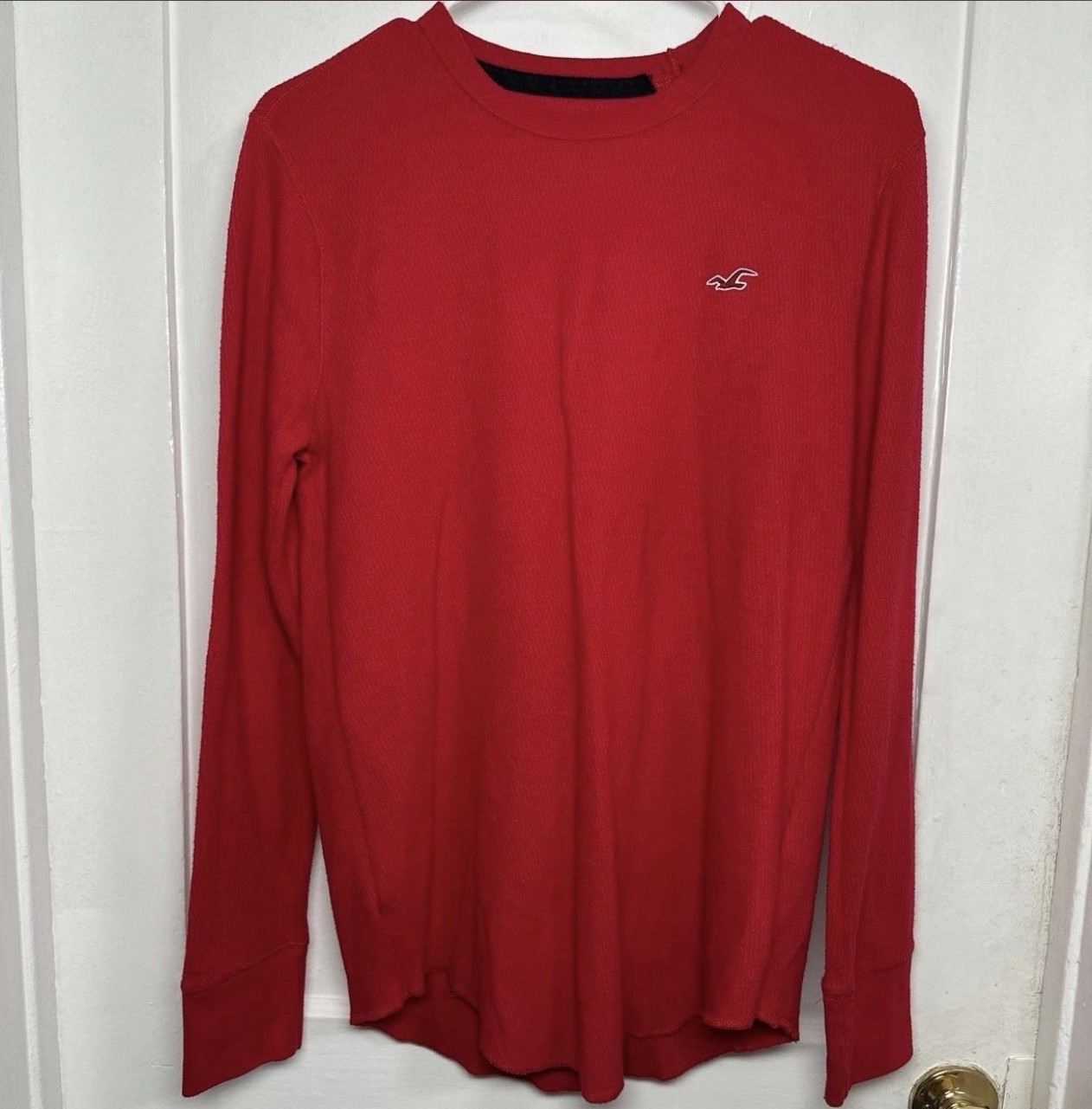 Hollister Men’s Red Solid Logo Long Sleeve Crew Neck Cotton Knit T-Shirt S gallery
