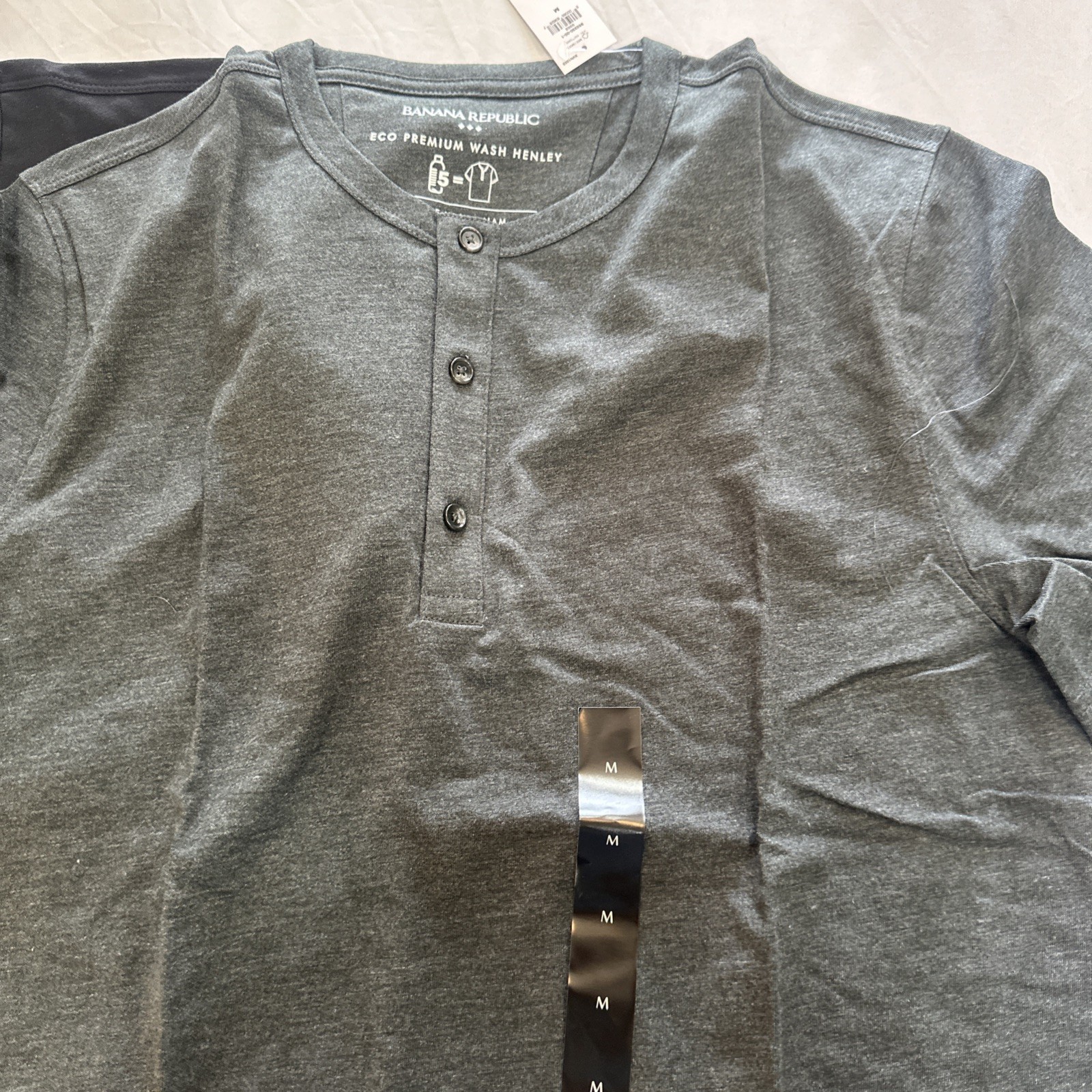 (2) Banana Republic Men Sz M Prem. Wash Henley Short Sleeve Black & Grey T-Shirt gallery
