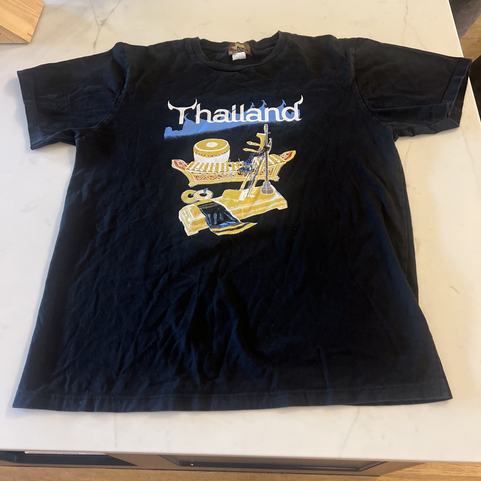 Vintage Thailand T-Shirt Men's Large Black EUC Thai Buddha Artifacts Relics gallery