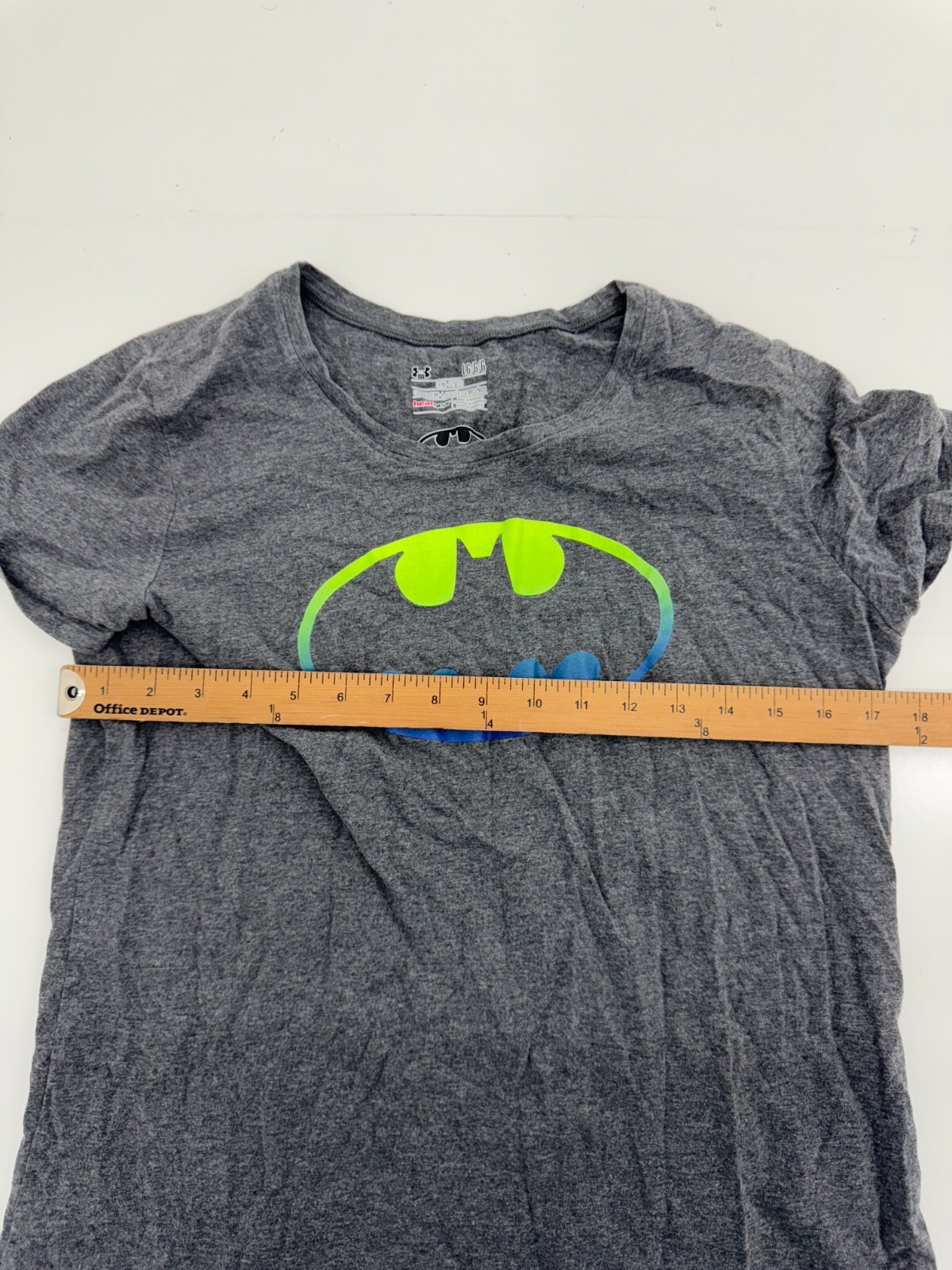 Under Armour Grey Batman Graphic Semi Fitted Short Sleeve Tee Mens Size L gallery