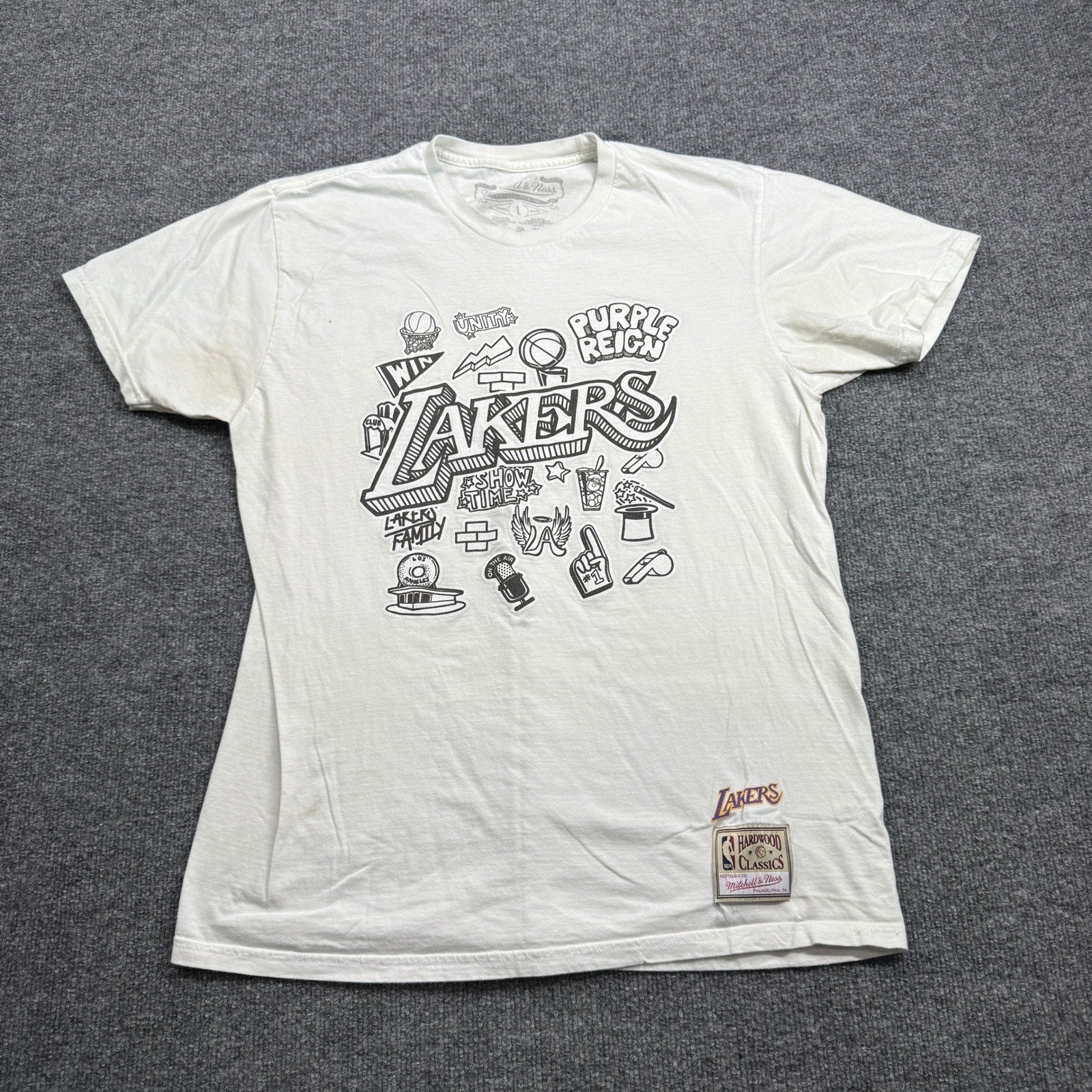 Los Angeles Lakers Mitchell & Ness T Shirt Mens L White Doodle Graphic NBA