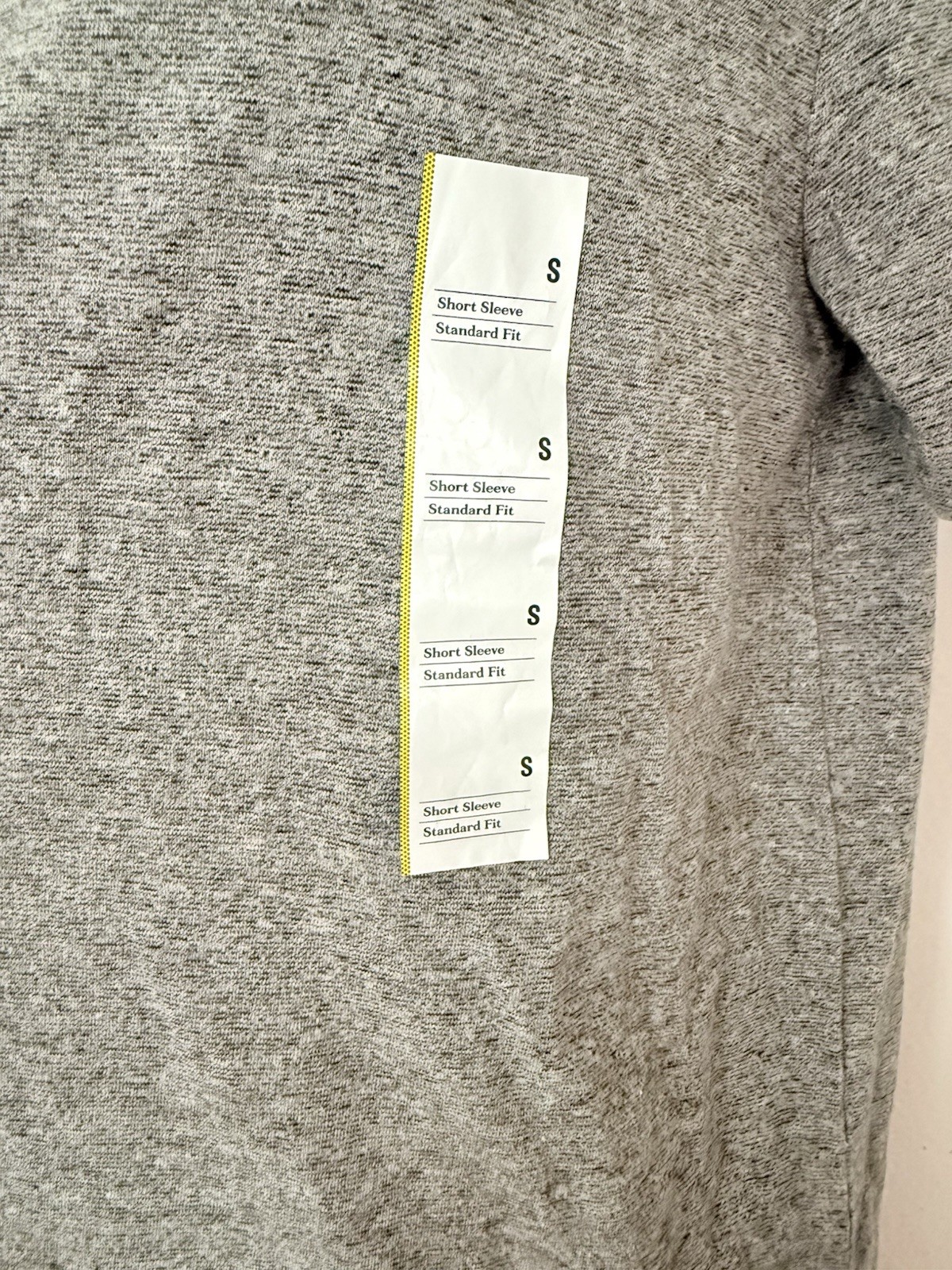 Goodfellow & Co Gray Solid T-Shirt S Short Sleeve V-Neck Standard Fit gallery