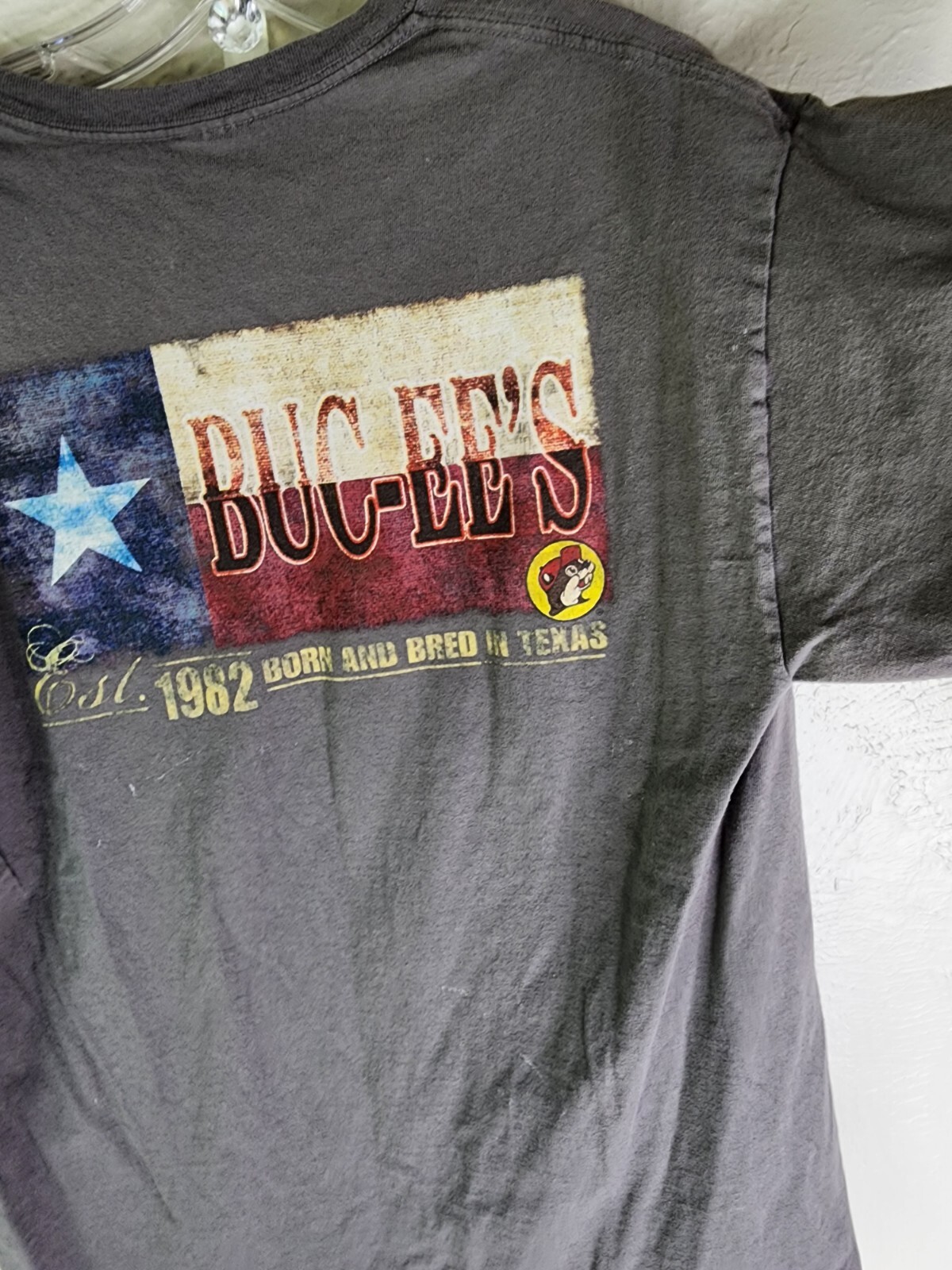Buc-ees Gray Shirt L? texas Flag Est 1982 Logo Beaver distressed see measurement gallery