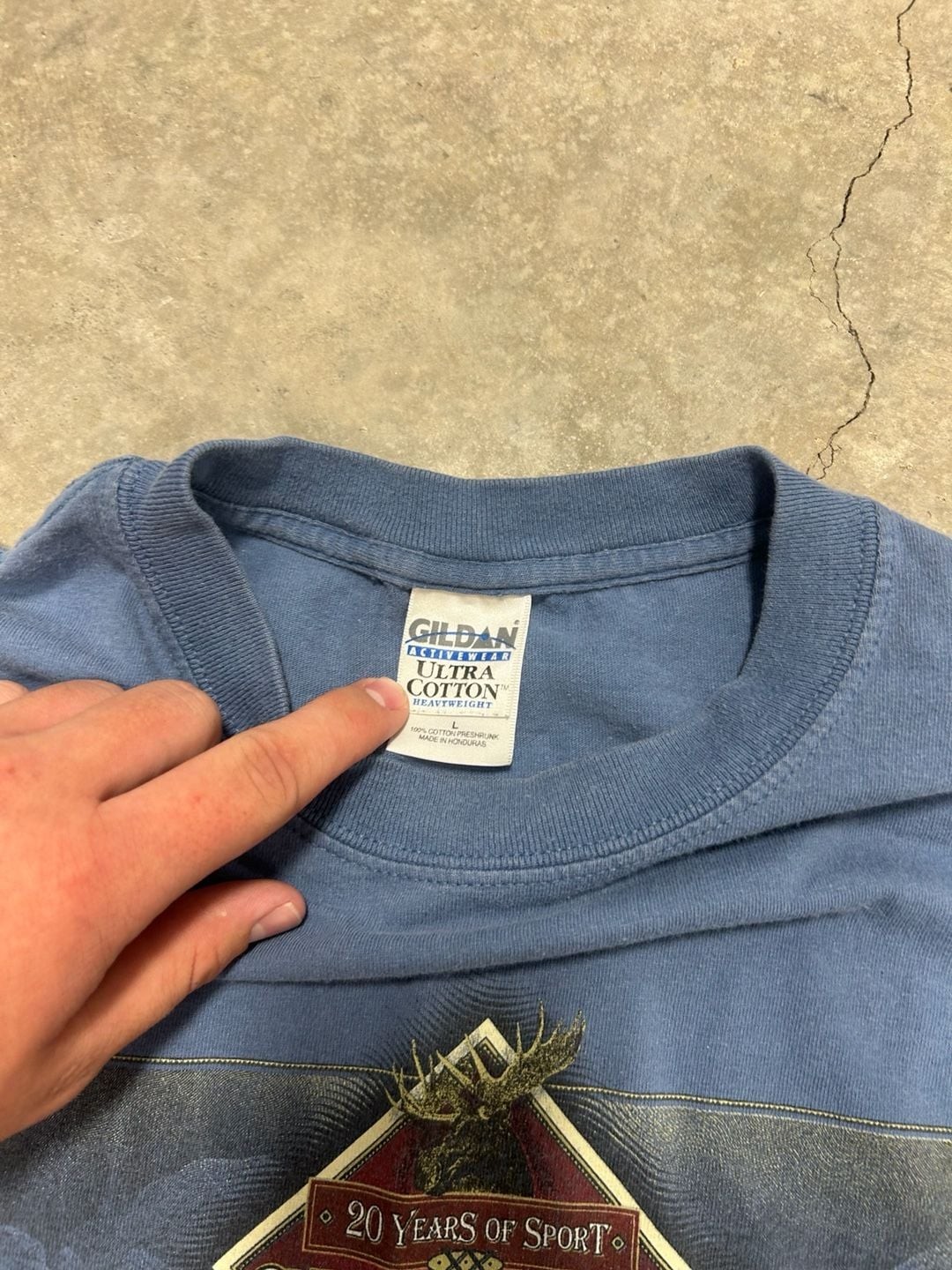 Vintage Gildan Sportsman's Warehouse 20 Years of Sport Graphic T-Shirt gallery