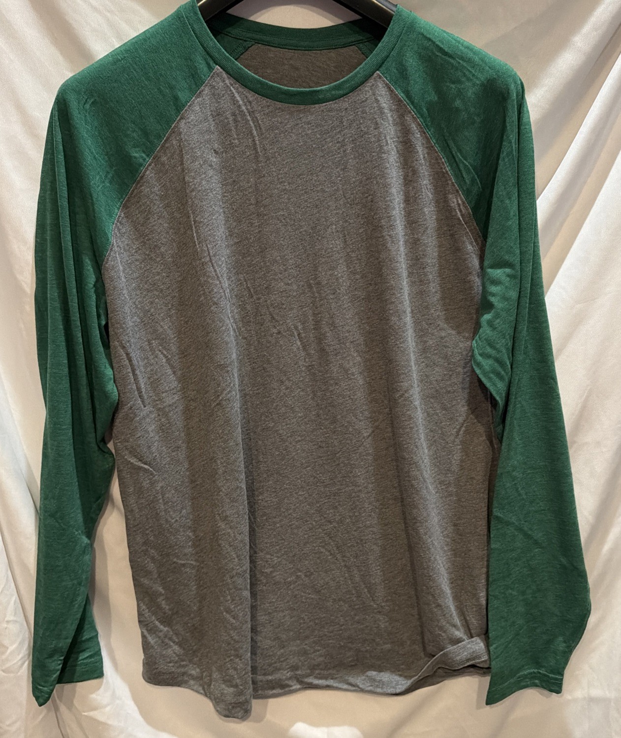 Men's NWOT Size 2XL Fanatics Long Sleeve Gray/Green Baseball Soft T-Shirt gallery