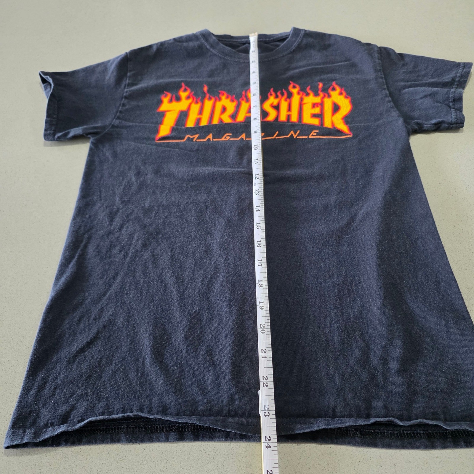 Thrasher Magazine Flame Logo Graphic T-Shirt Black Mens Small Skateboarding Tee gallery