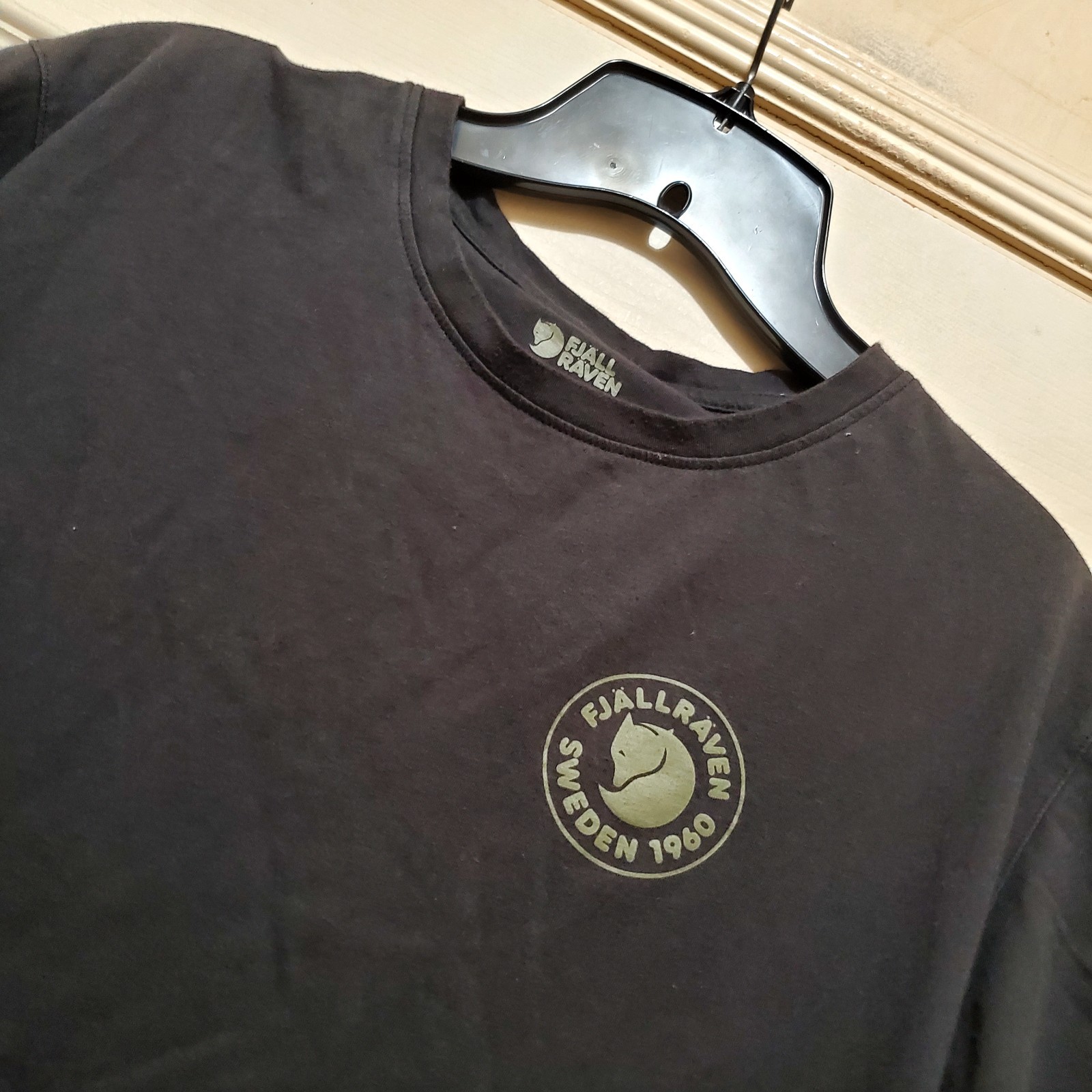 Fjallraven Shirt Mens Large Black Tee Minimalist Fox Circle Sweeden Huckberry gallery