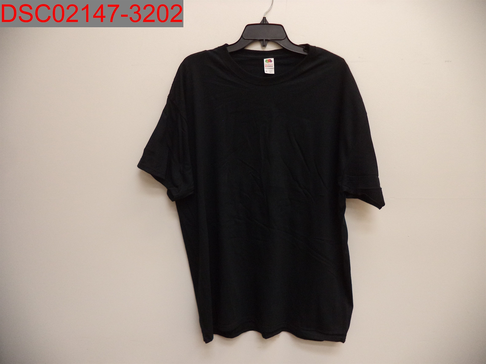 Qty=71 Fruit Of The Loom Adult Black HD Cotton Short-Sleeve Tees, XL 3930R gallery