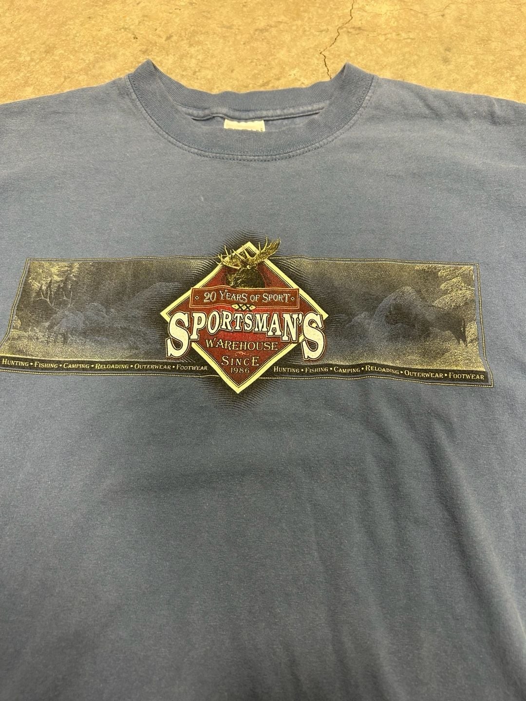 Vintage Gildan Sportsman's Warehouse 20 Years of Sport Graphic T-Shirt gallery
