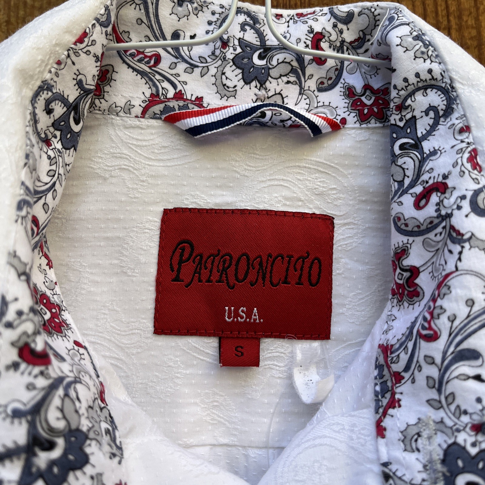 Patroncito Shirt Small White Sleeveless Textured Brocade Fabric Snap Button Dow gallery