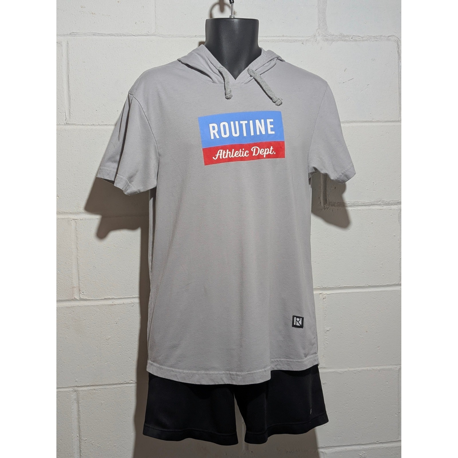 Routine Athletic Dept Short Sleeve Hoodie Gray Mens Graphic T Shirt Top Medium gallery