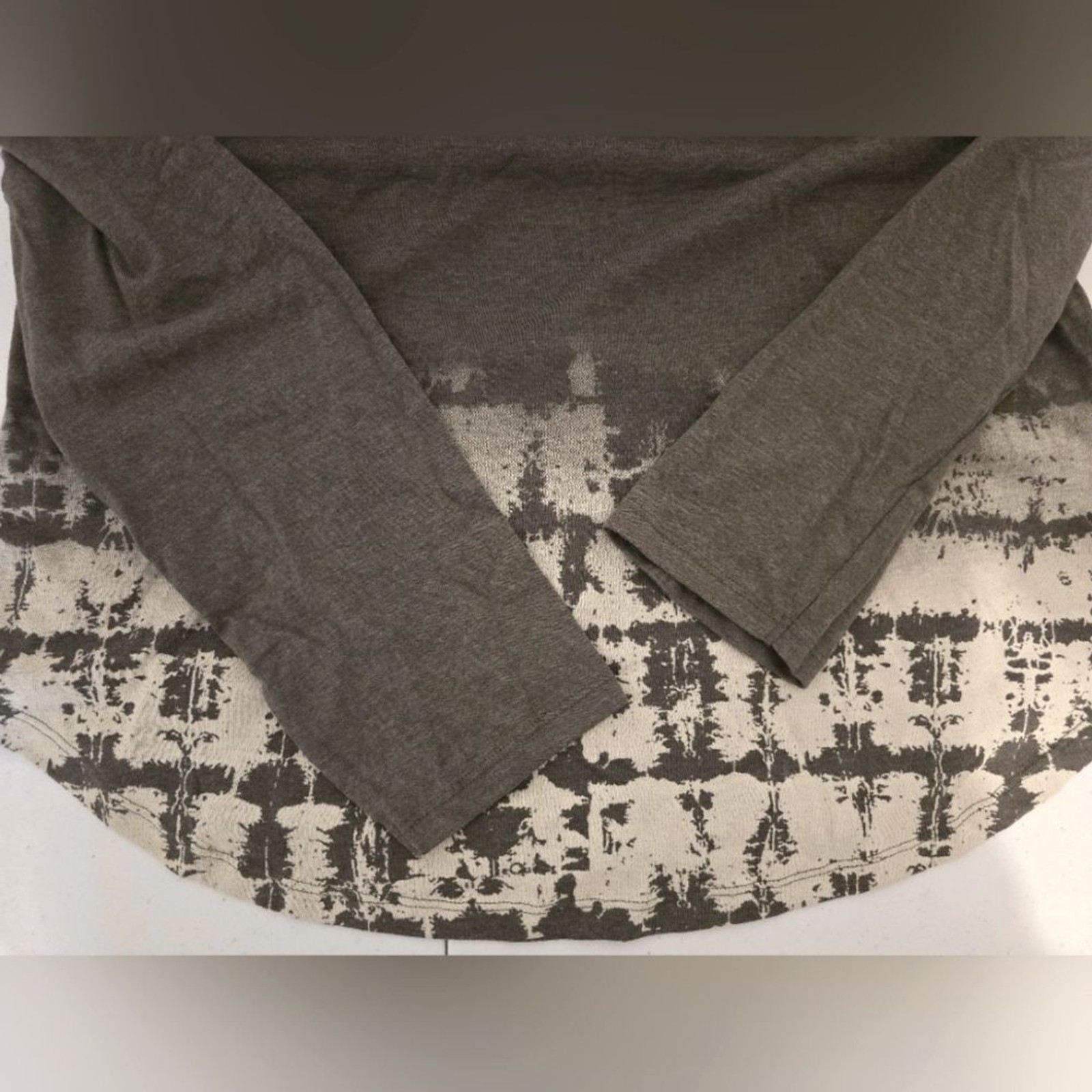 Mens XL NWT Long Length Gray Shirt gallery