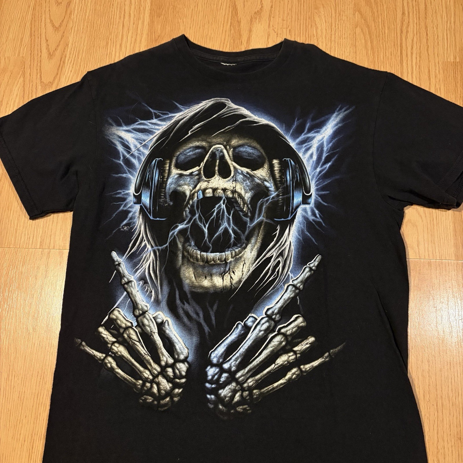 Grim Reaper Skull Graphic T-Shirt Men’s Smal Black Headphone Rock Y2K Mall Goth
