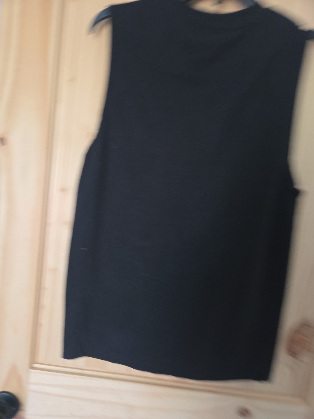Mens T-Shirt SOLID BLACK SLEEVELESS MUSCLE TEE Size S 34-36 gallery