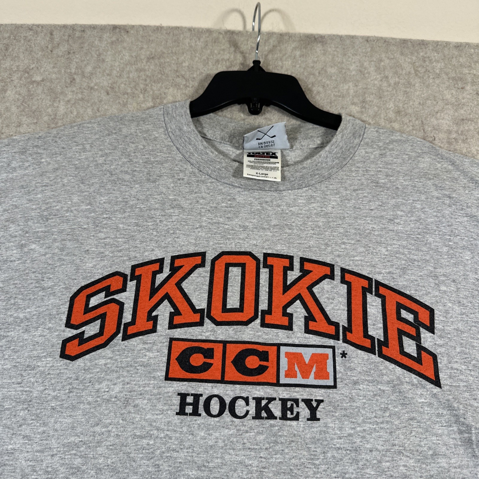 Vintage 90’s Skokie Hockey T-Shirt XL Gray CCM Shorts Sleeve (Stains) gallery