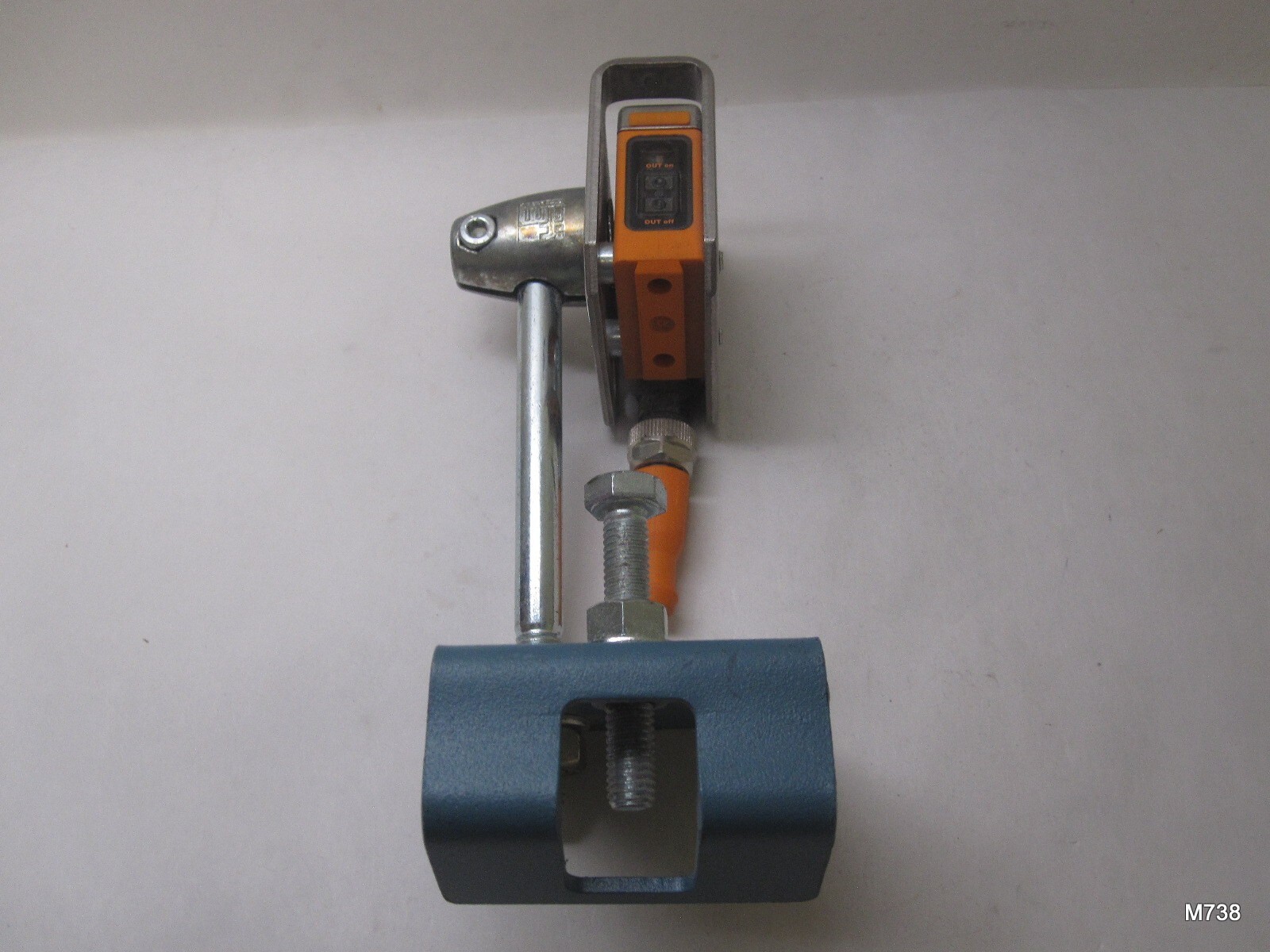 USED Effector O5H-FPKG/US O5H500 Diffuse Reflection Sensor with Mount