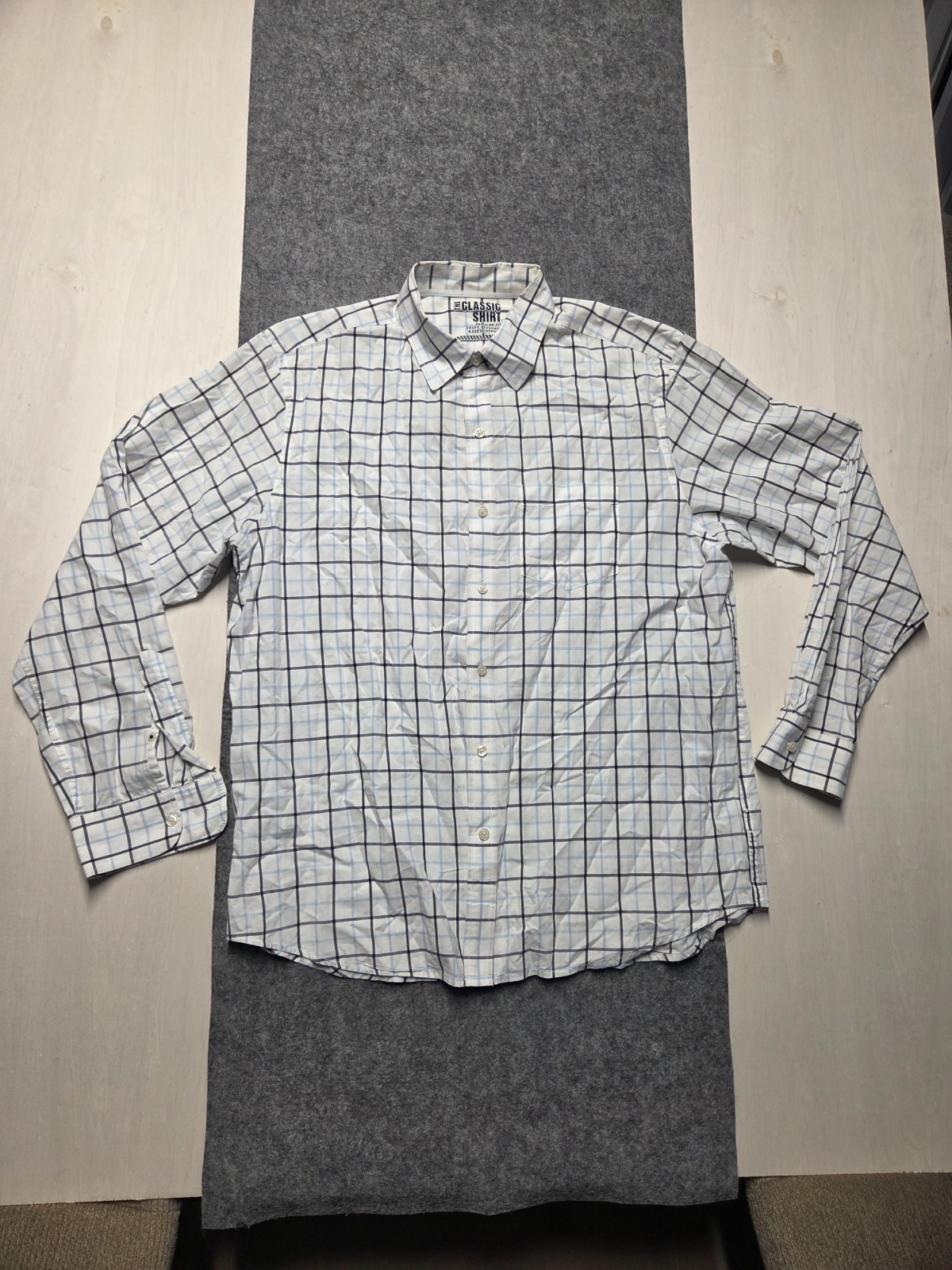 The Classic Shirt Men’s Shirt White Sz Large Blue Check Plaid Button Up Collard