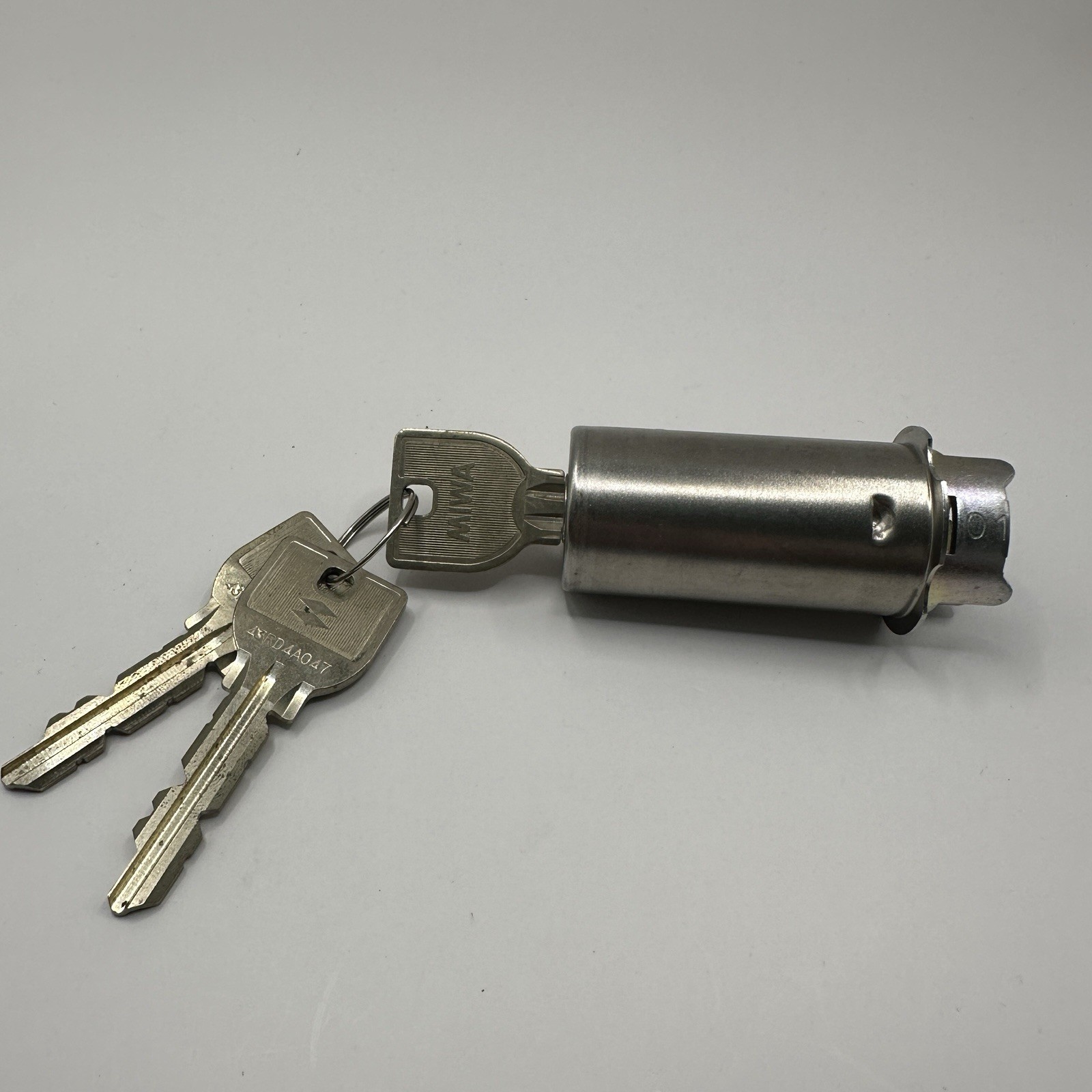 MIWA U9 RA Silver Cylinder Lock with 3 Keys – Japanese High Security Locksport