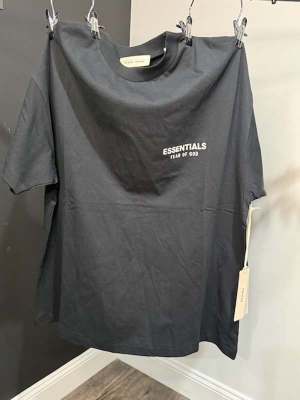 Essentials Fear of God ESSENTIALS Men’s S Black Logo Graphic Crew T-Shirt