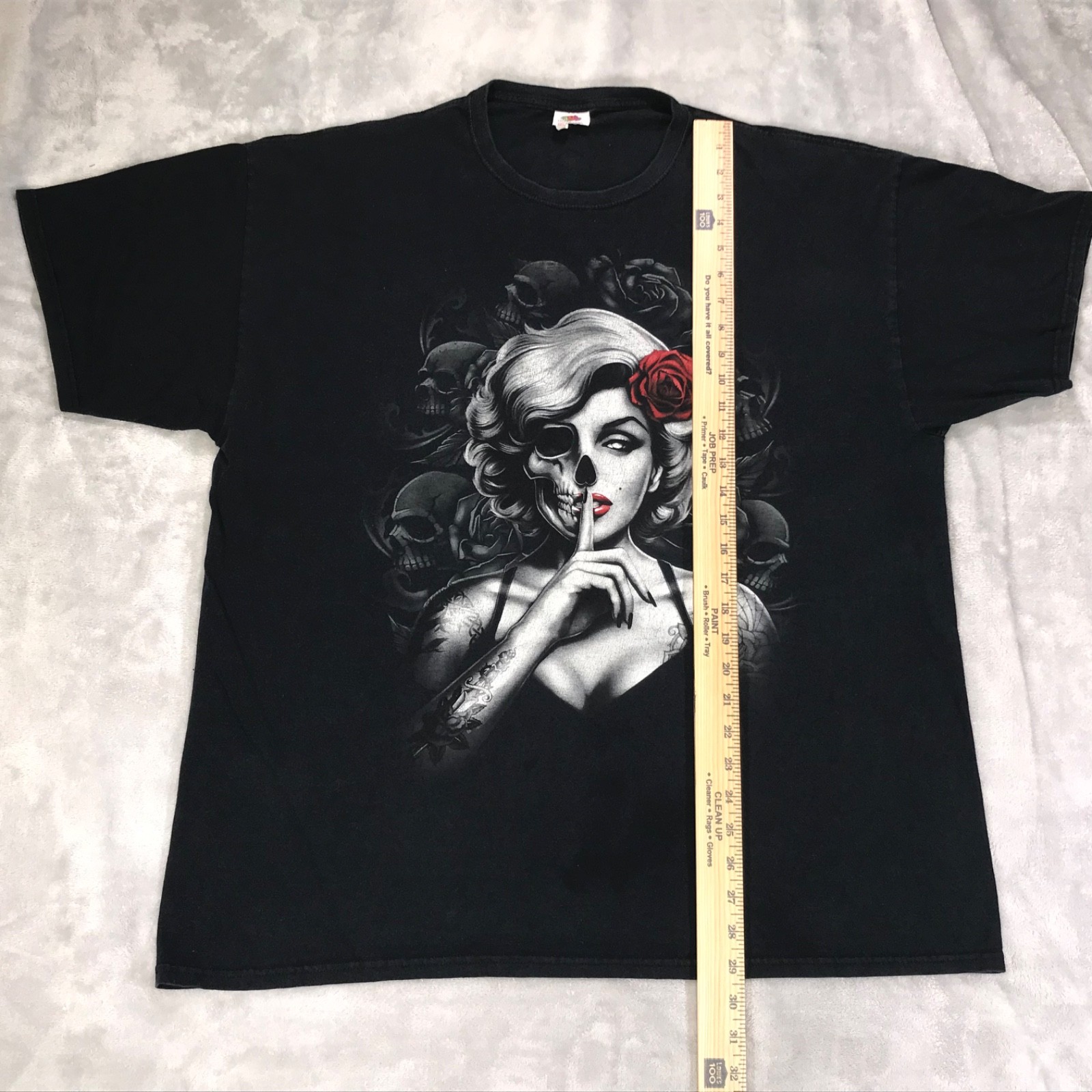 VTG Y2K Marilyn Monroe Tattoo Skulls Roses Grunge Gothic Horror (2XL) T-Shirt gallery