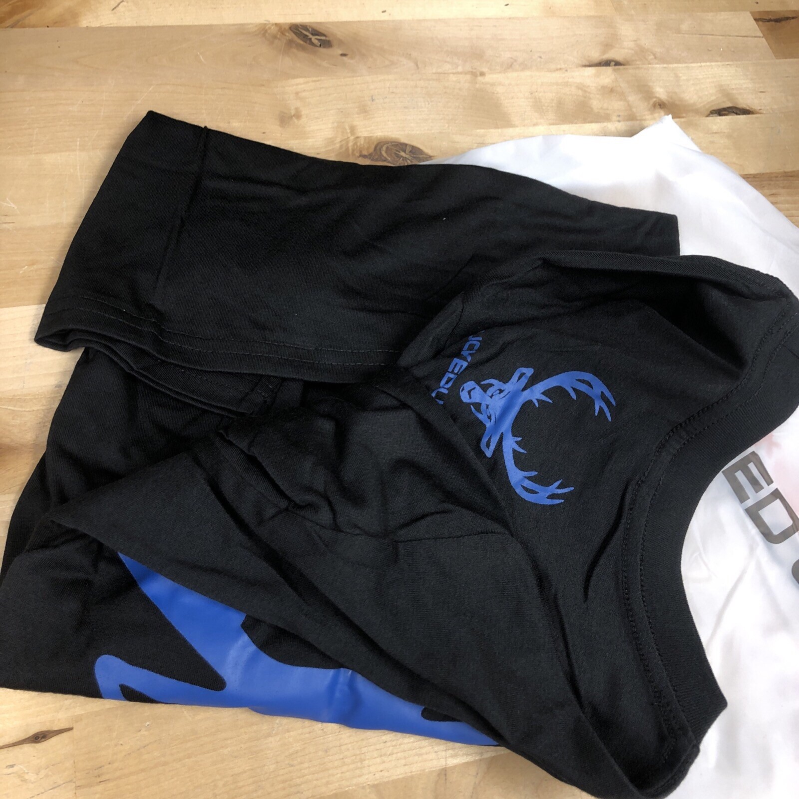 Bucked Up Men’s Flag T Shirt Black Blue Logo Size Large New gallery