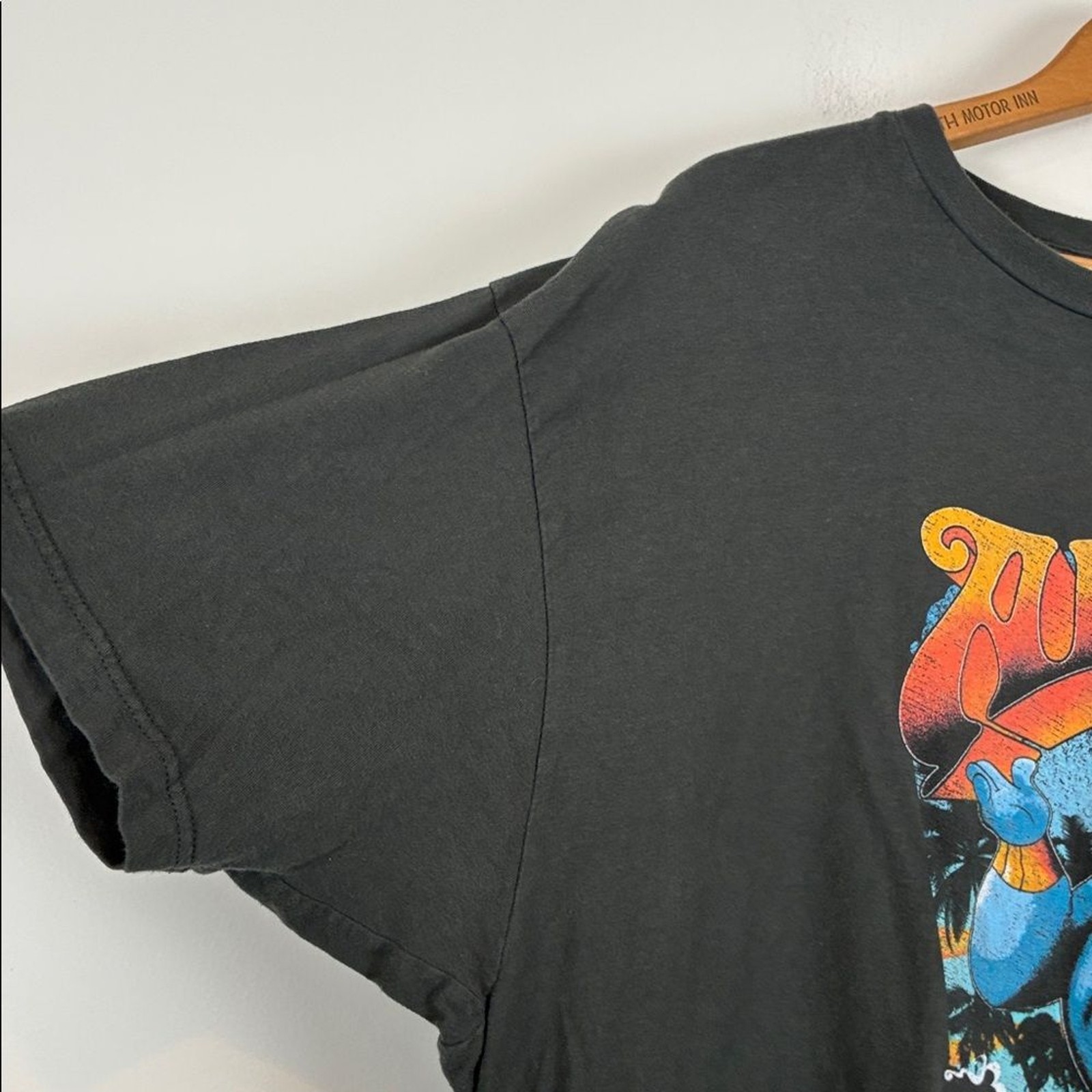 Disney Men’s XXL Short-Sleeve Aladdin Genie Graphic Tee T-Shirt Cotton Charcoal gallery