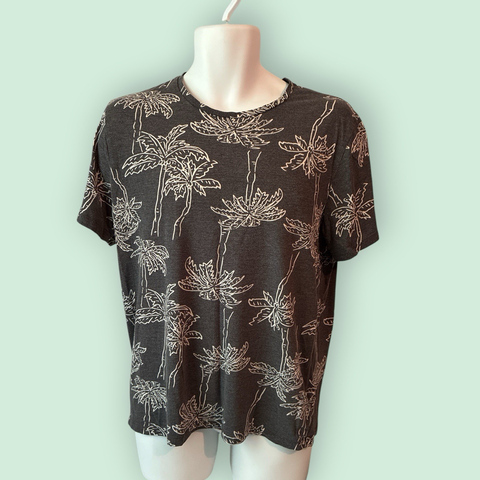 Old Navy Men Short Sleeve Soft Washed T Shirt Palm Gray Size Large Pre Owned gallery