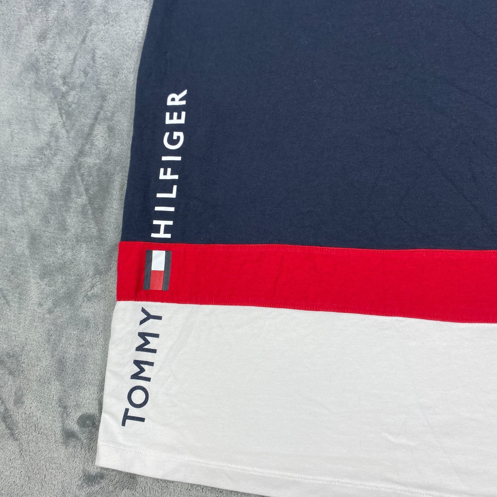 Tommy Hilfiger Shirt XTL Navy Red White Colorblock Logo Top Graphic Preppy Tee gallery