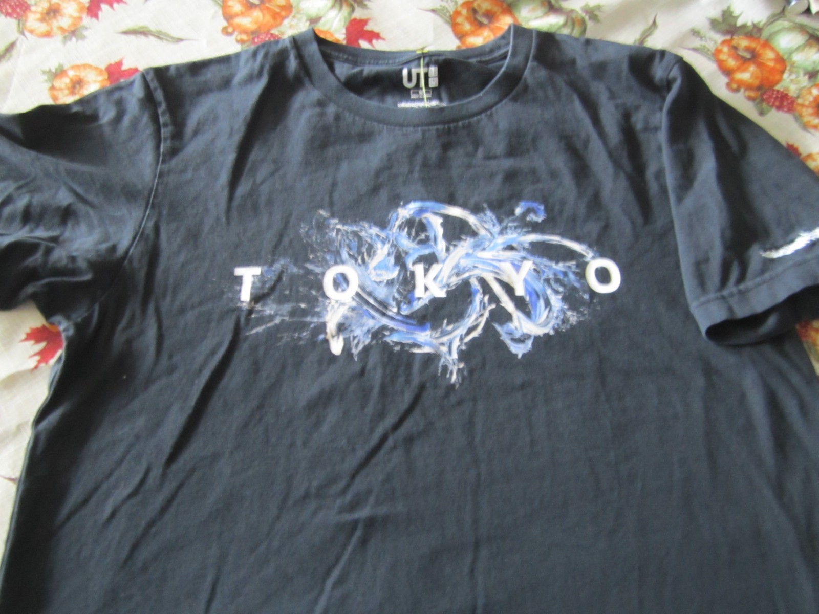 Uniqlo Tokyo T-Shirt - Black - Medium gallery