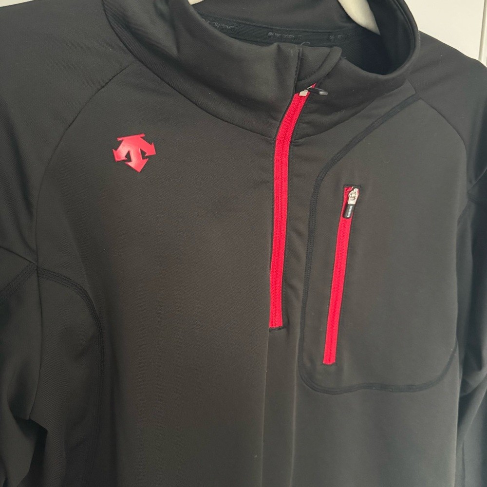 Descente T-neck quarter zip black red size small base layer skiwear size small gallery